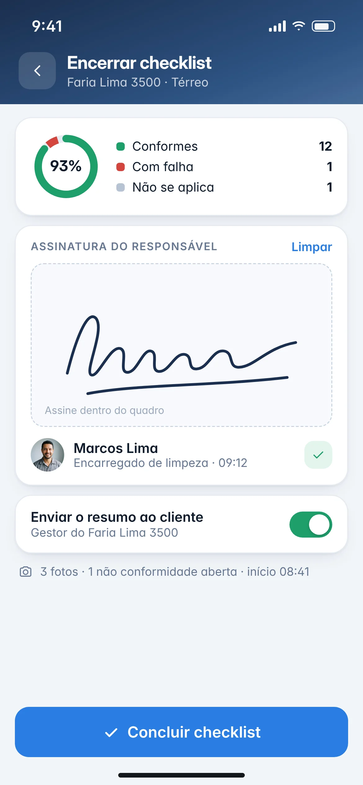 Encerramento do checklist com resumo e assinatura do responsável na tela