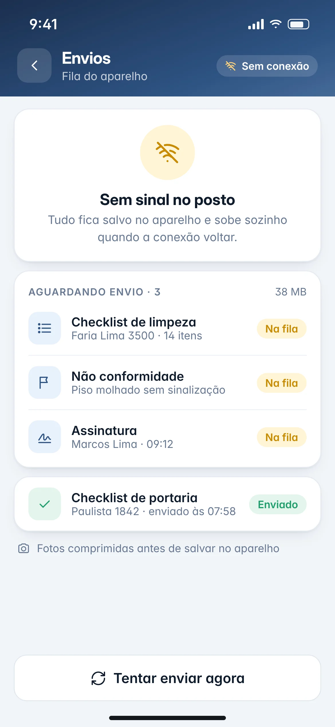 Fila de envios sem conexão: checklist, não conformidade e assinatura salvos no aparelho